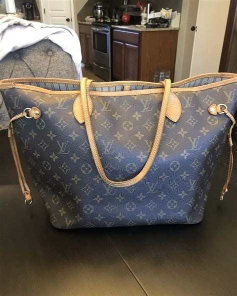 luggage similar to louis vuitton